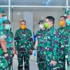 Kasum TNI saat meninjau rumkit covid-19 wisma Kemayoran.